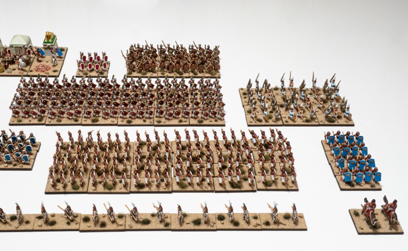 New_Kingdom_Egyptian_04.jpg (1.02 MiB) 6490 mal betrachtet Vorne Libysche Speerkämpfer (Plänkler), dahinter Nahkämpfer mit Speeren, dahinter Nahkämpfer mit Schwert, hinten Sherden-Kämpfer. Rechts unten ein berittener Späher, rechts mittig Axtkämpfer, rechts hinten libysche Schwertkämpfer.