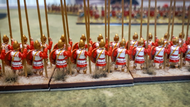 Die Phalangiten der Seleukiden stehen, den Gegner im Blick, standhaft - und können noch nicht wissen, dass sie kurze Zeit später von den Legionen aufgerieben werden ;-)
