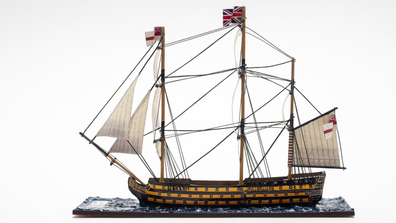 Hier noch einmal das britische Flaggschiff in Seitenansicht.