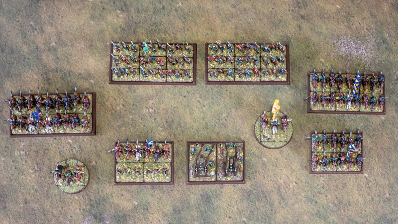 Die aufmarschierte Armee aus der Vogelperspektive.